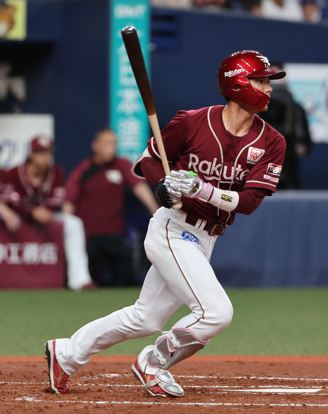 オリックス対楽天　2回表楽天無死満塁、宗山は右へ適時二塁打を放つ（撮影・西尾就之）