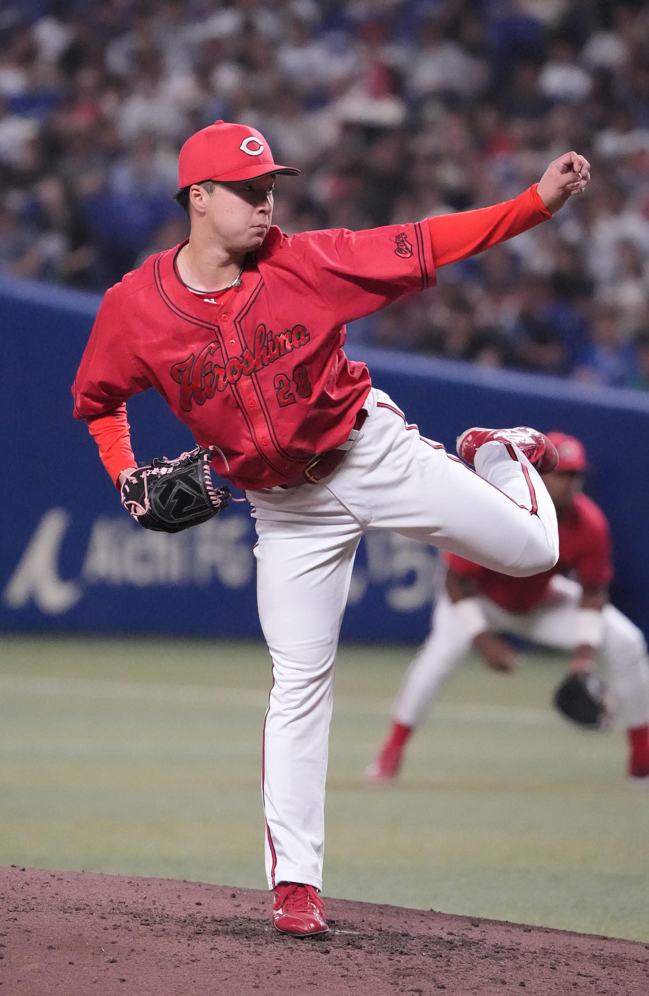 中日対広島　5回裏、力投する広島先発佐藤柳（撮影・森本幸一）