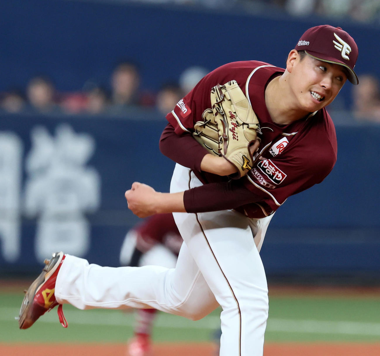 オリックス対楽天　7回、オリックス打線相手に粘投を見せる楽天藤井（撮影・加藤哉）