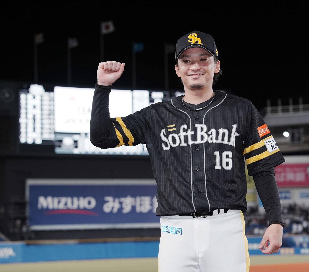 ロッテ対ソフトバンク　今季2勝目を飾ったソフトバンク東浜（撮影・たえ見朱実）