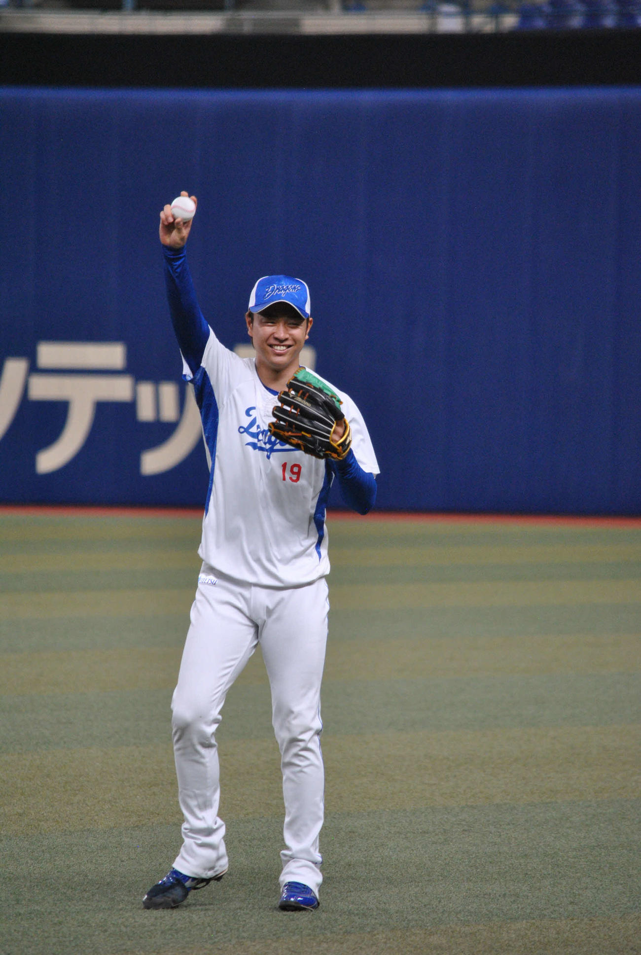 中日高橋宏はキャッチボールを行う