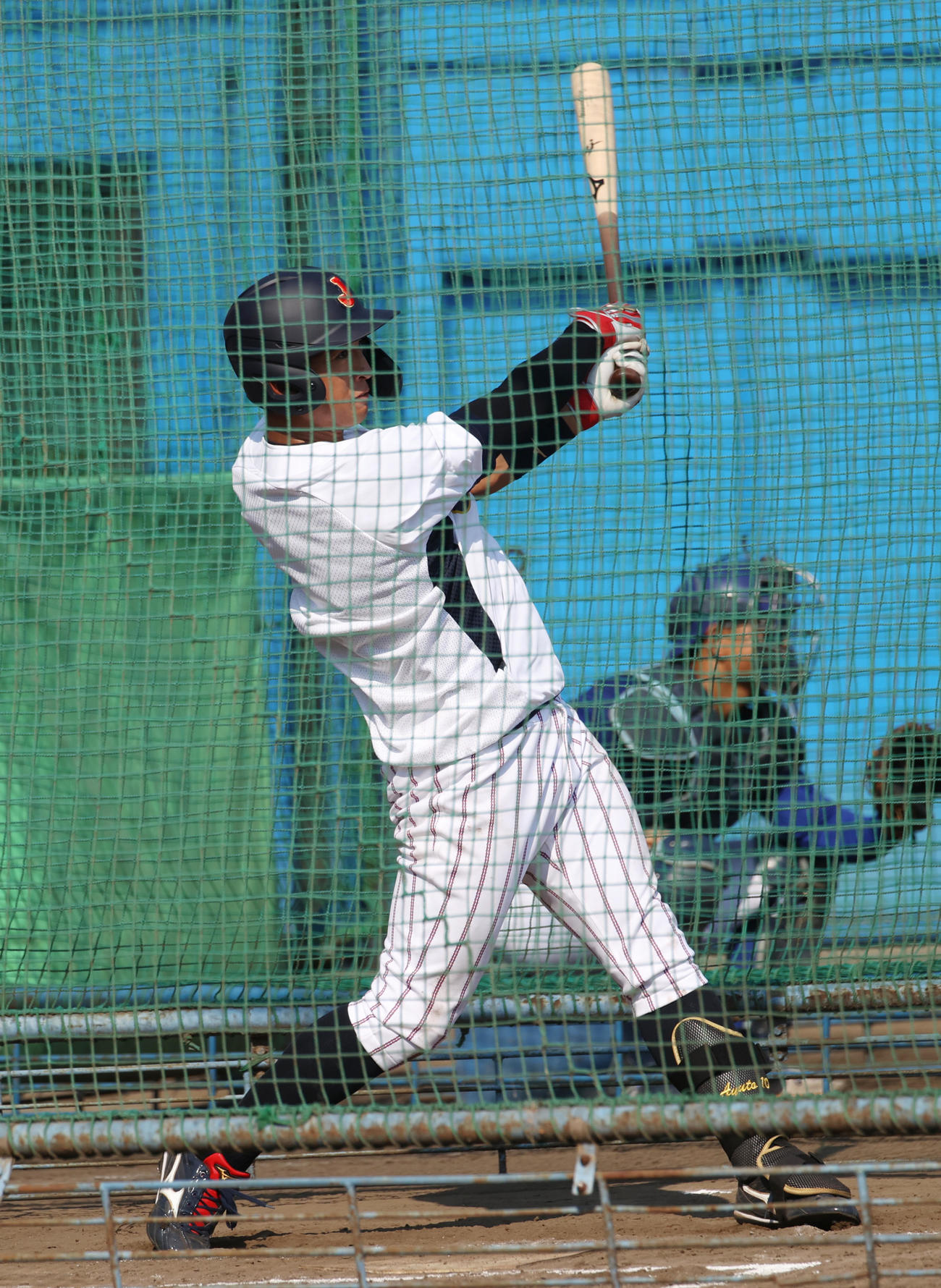 侍ジャパン大学代表直前合宿でフリー打撃する法大・松下（撮影・柴田隆二）