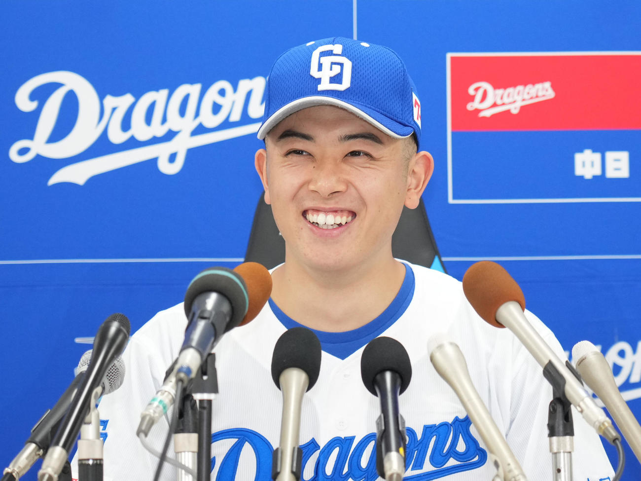 ★情報解禁指定あり★　マイナビオールスターゲーム2025ファン投票・選出選手　明るい表情で会見する松山晋也（撮影・森本幸一）＝2025年6月29日、バンテリンドームナゴヤ