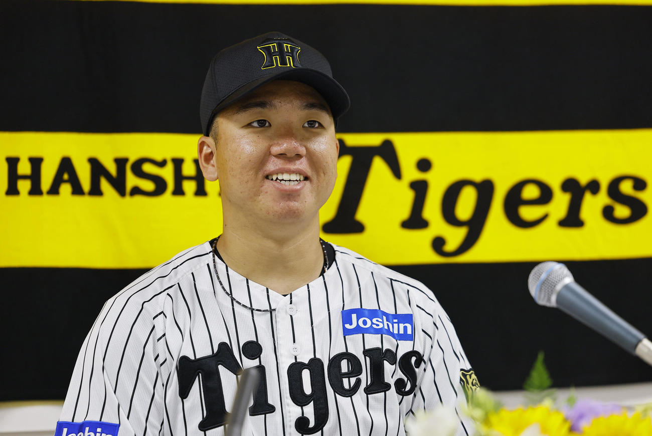 マイナビオールスターゲーム2025にファン投票で選出され記者会見する阪神村上（撮影・藤尾明華）
