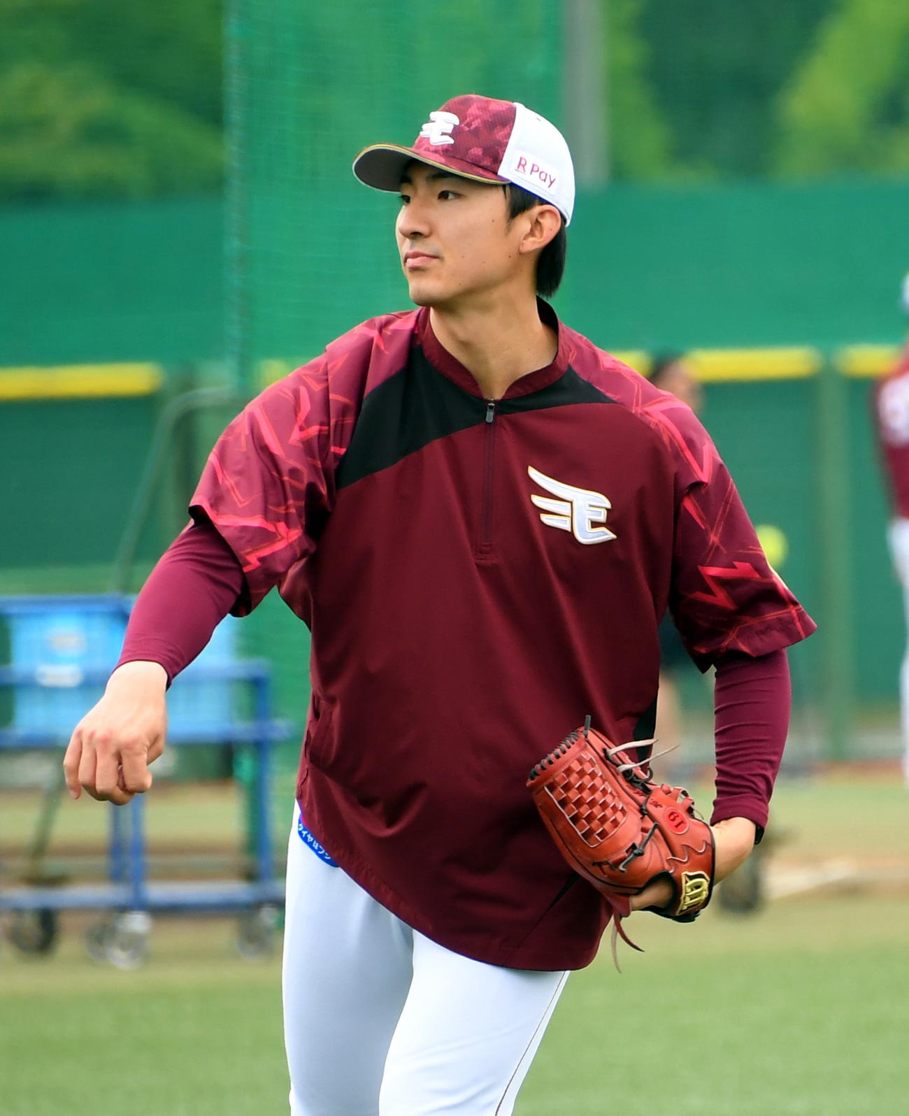 キャッチボールする楽天荘司（撮影・山田愛斗）