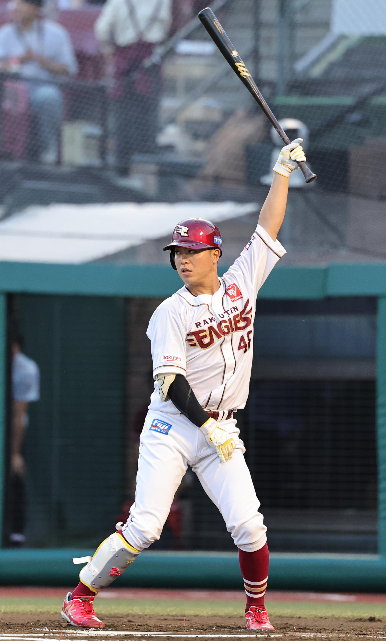 楽天対ロッテ　1回裏楽天2死一、二塁、打席で構える渡辺佳（撮影・野上伸悟）