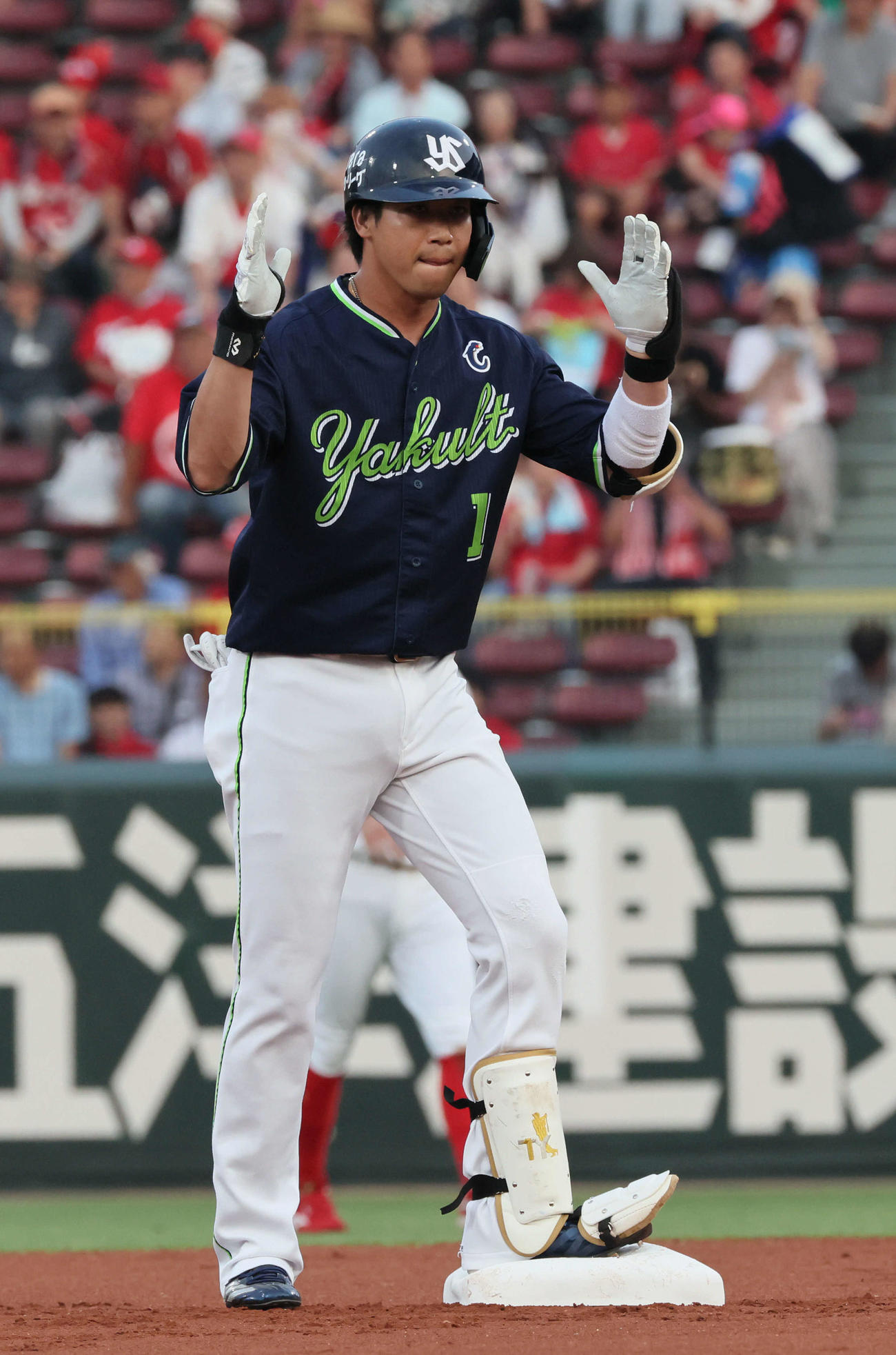 広島対ヤクルト　1回表ヤクルト2死1塁、右適時二塁打を放った山田（撮影・加藤孝規）