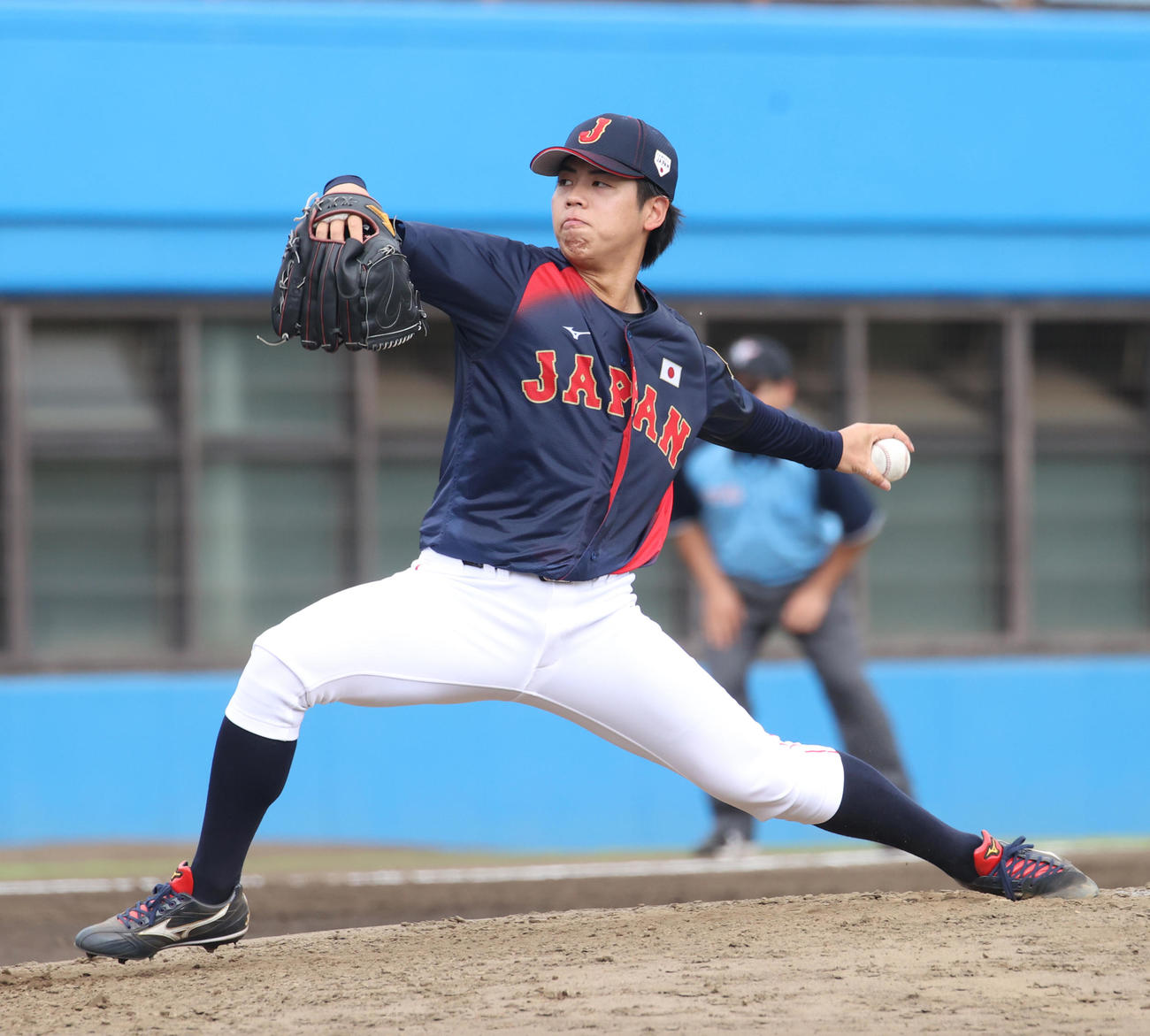 大学代表対DeNA2軍　5回から登板した早大・宮城（撮影・柴田隆二）
