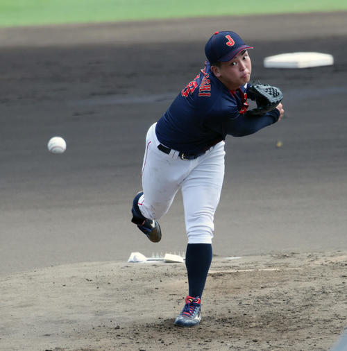 大学代表対DeNA2軍 先発した青学大・中西(撮影・柴田隆二)