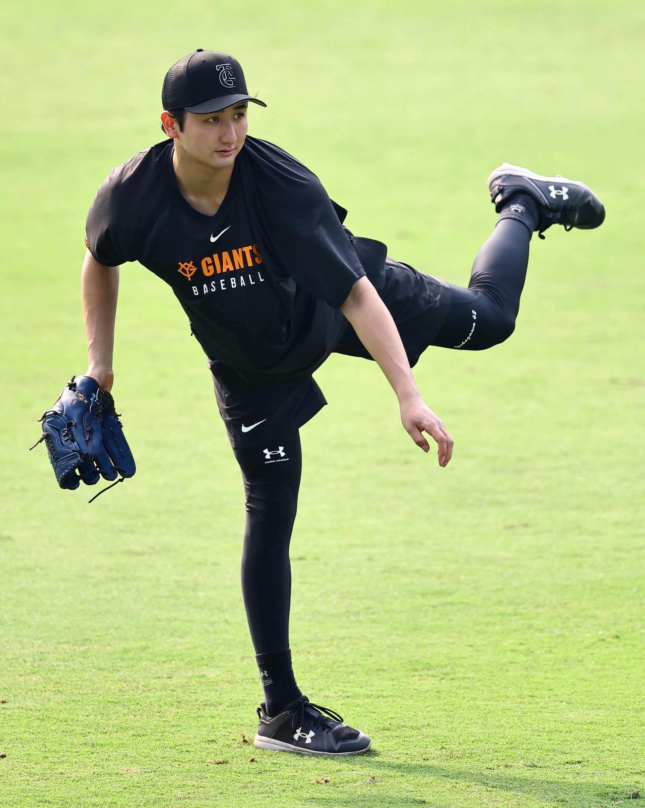 阪神対巨人　キャッチボールをする横川（撮影・上田博志）