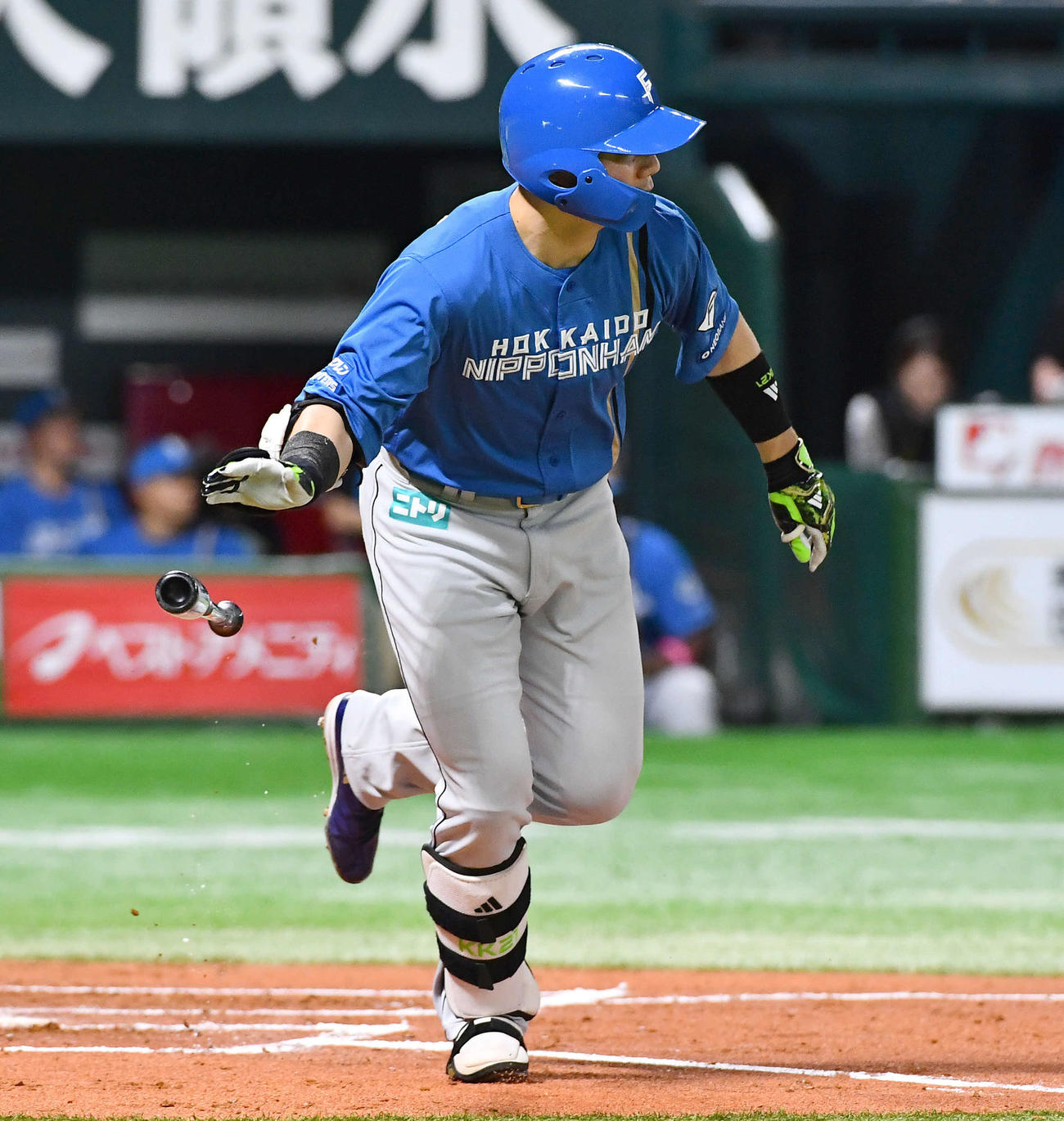 ソフトバンク対日本ハム　2回表日本ハム2死一塁、清宮幸は中前安打を放つ（撮影・岩下翔太）