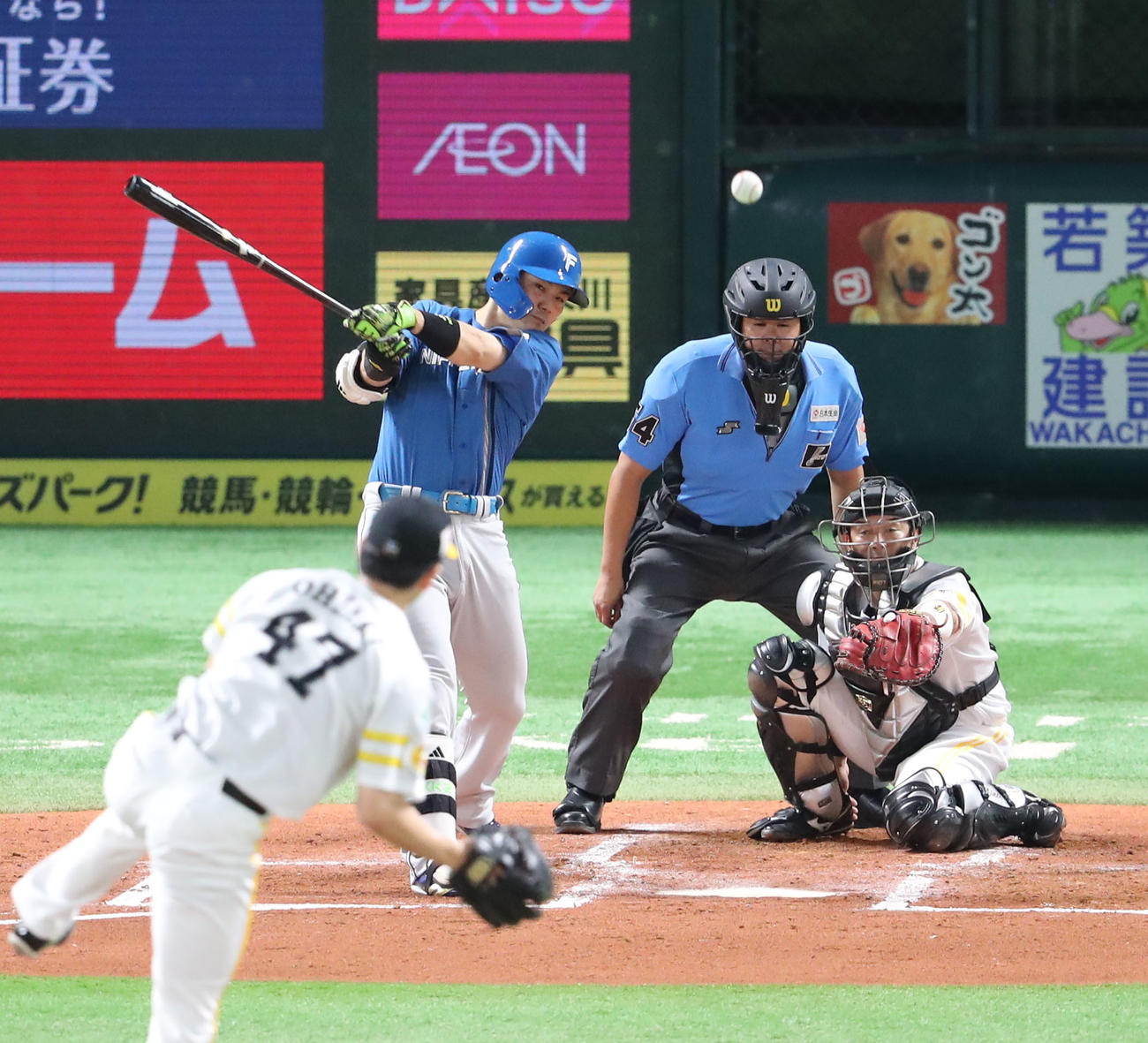 ソフトバンク対日本ハム　1回表日本ハム2死一塁、清宮幸は中前安打を放つ（撮影・梅根麻紀）