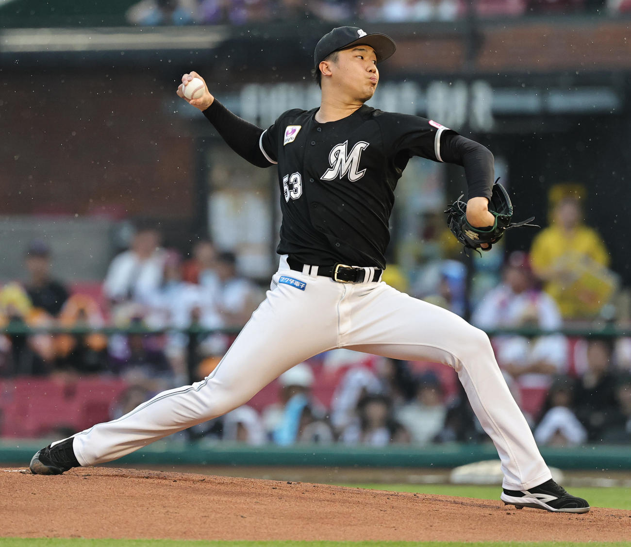 楽天対ロッテ　ロッテ先発の木村（撮影・野上伸悟）