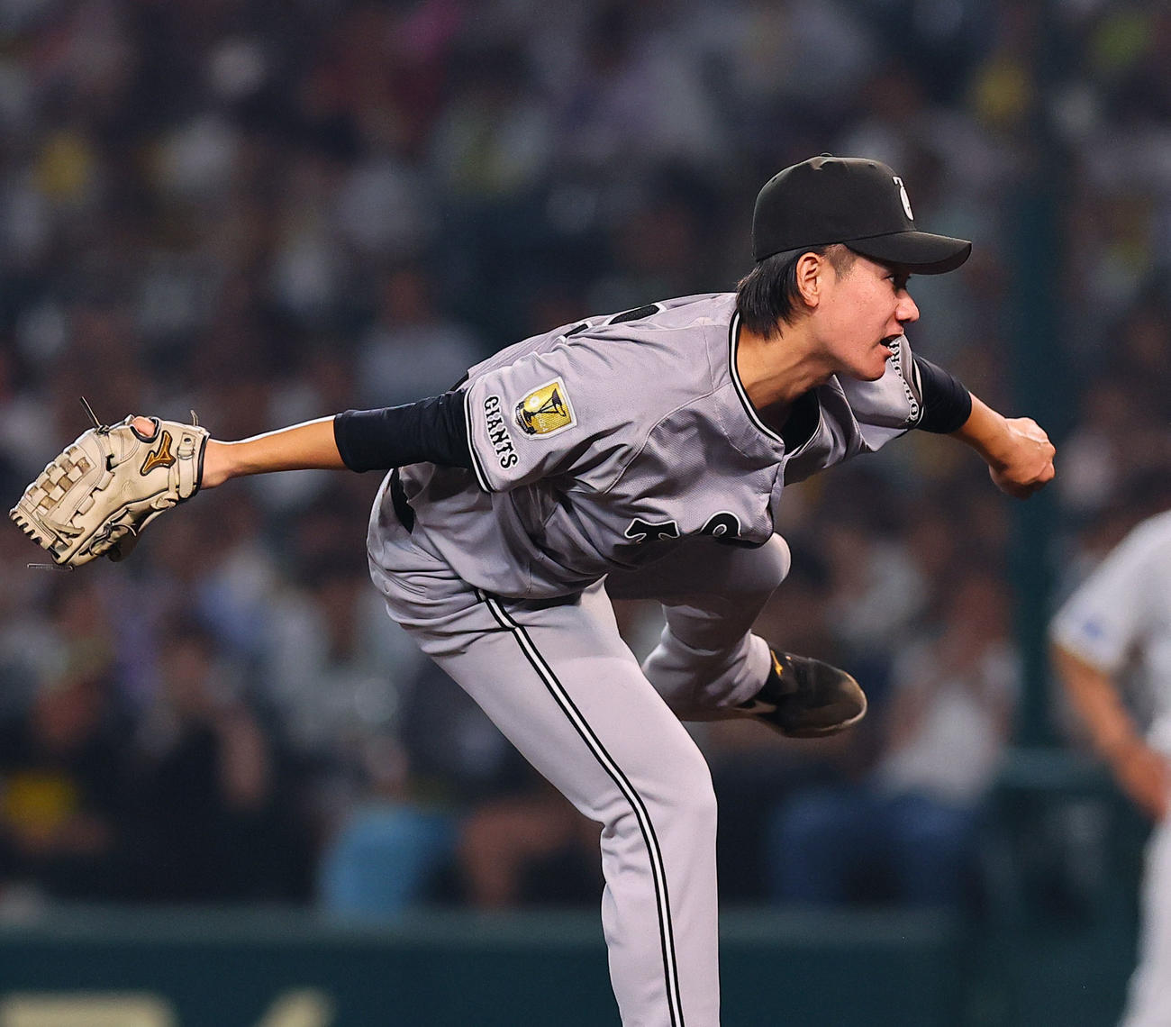 阪神対巨人　7回6安打無失点の好投を見せた巨人井上（撮影・藤尾明華）