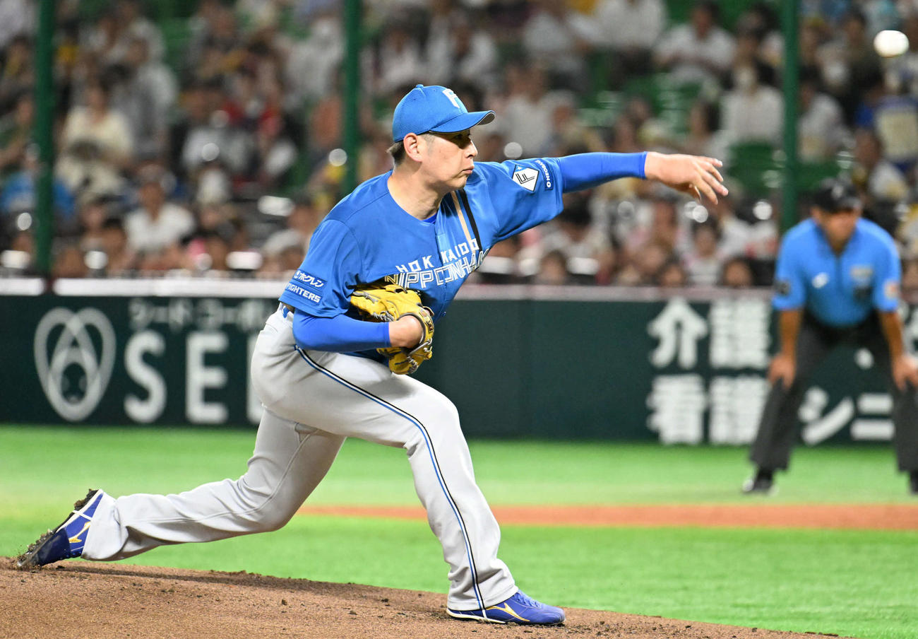 ソフトバンク対日本ハム　日本ハム先発の加藤貴（撮影・林敢治）