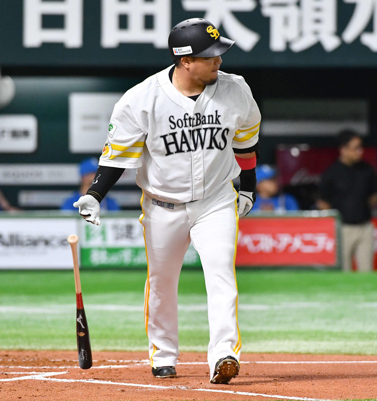 ソフトバンク対日本ハム　2回裏ソフトバンク無死、山川は先制の左越え本塁打を放つ（撮影・岩下翔太）