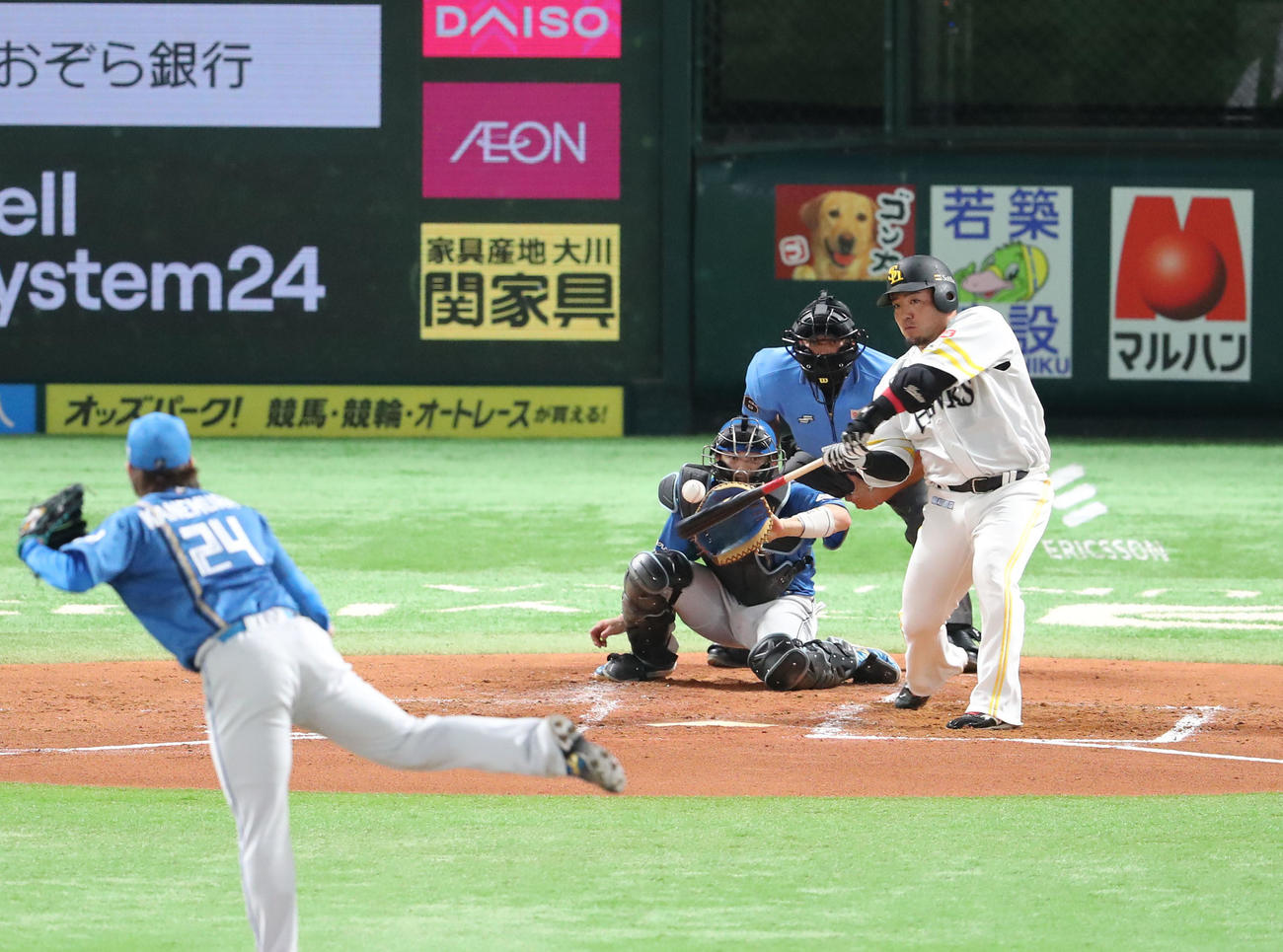 ソフトバンク対日本ハム　2回裏ソフトバンク無死、山川は左越えに先制となる本塁打を放つ（撮影・梅根麻紀）