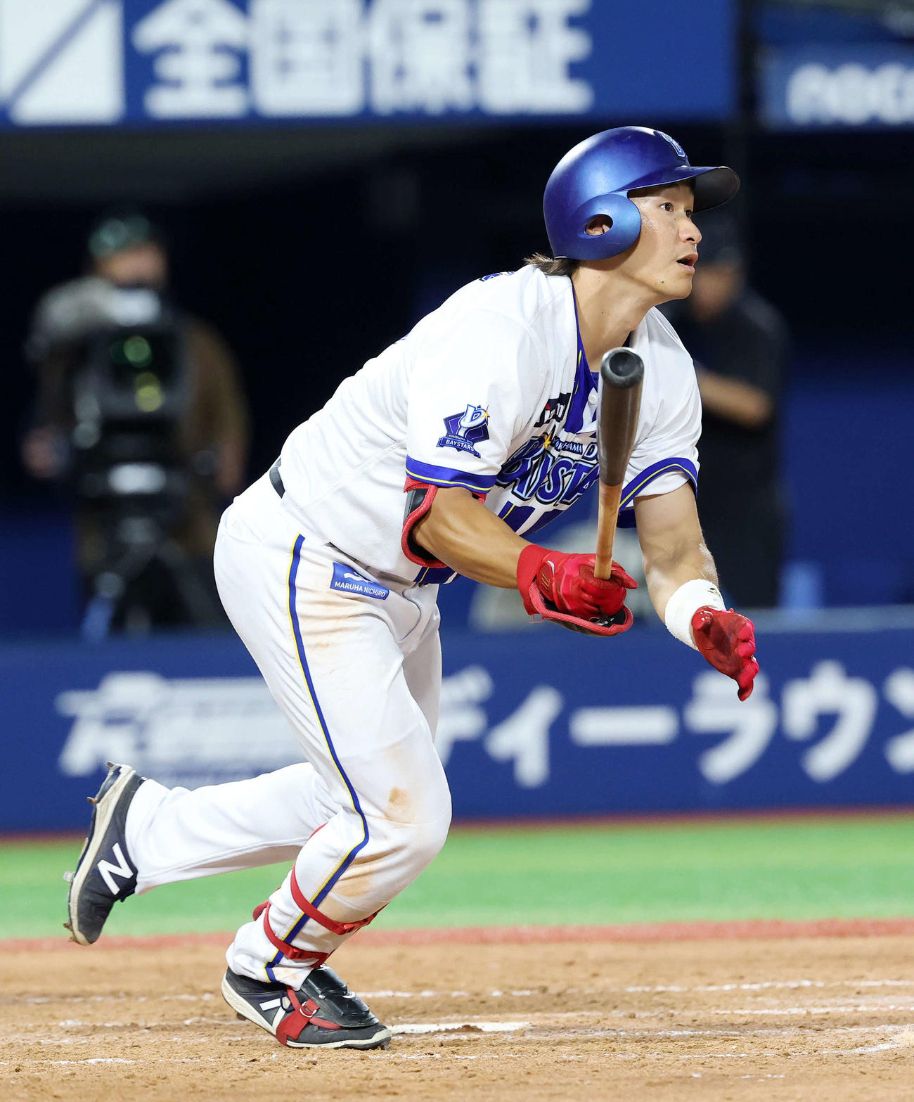 DeNA対中日　4回裏DeNA1死、井上は右越えソロ本塁打を放つ（撮影・鈴木正人）