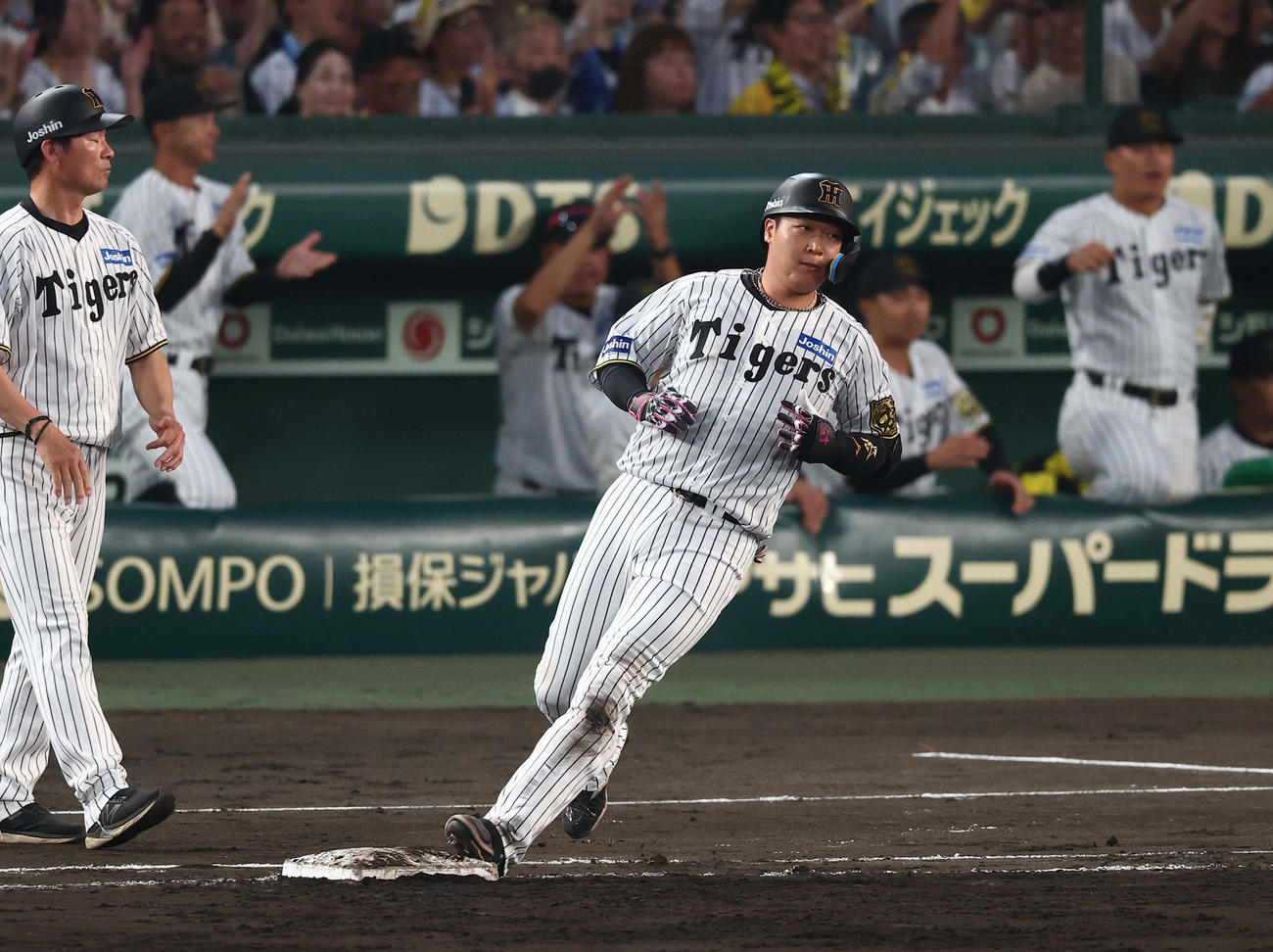 阪神対巨人　4回裏阪神1死一、三塁、大山は左前適時打を放つ（撮影・上田博志）