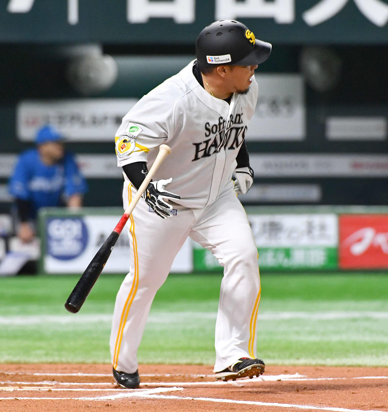 ソフトバンク対日本ハム　6回裏ソフトバンク無死、山川は左越え本塁打を放つ（撮影・岩下翔太）