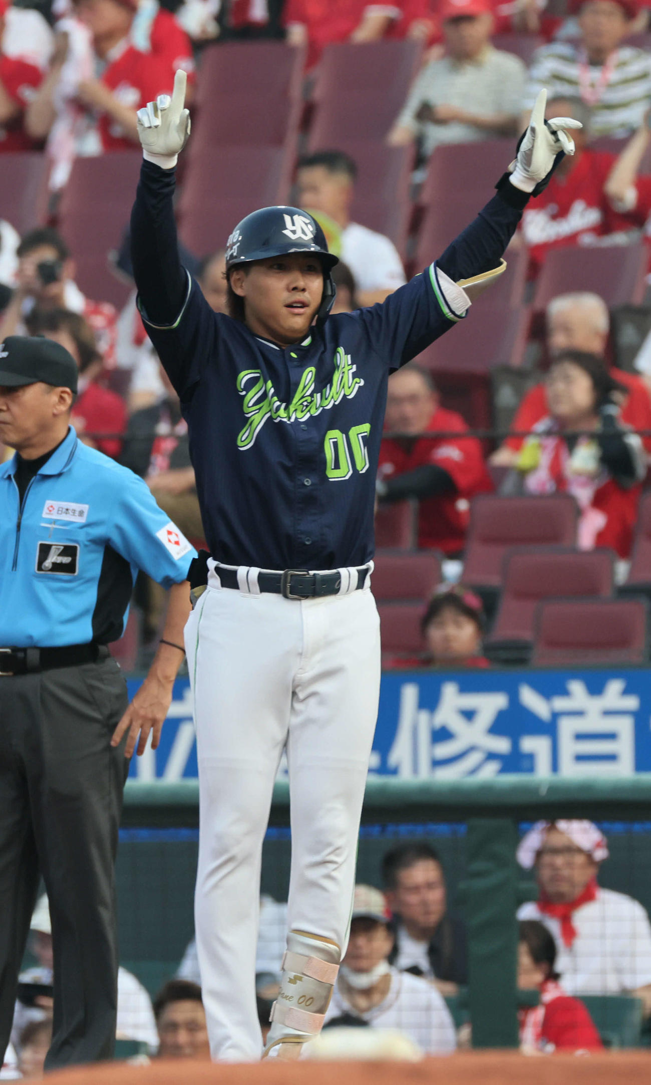 広島対ヤクルト　1回表ヤクルト1死三塁、赤羽は先制中前適時打を放つ（撮影・加藤孝規）
