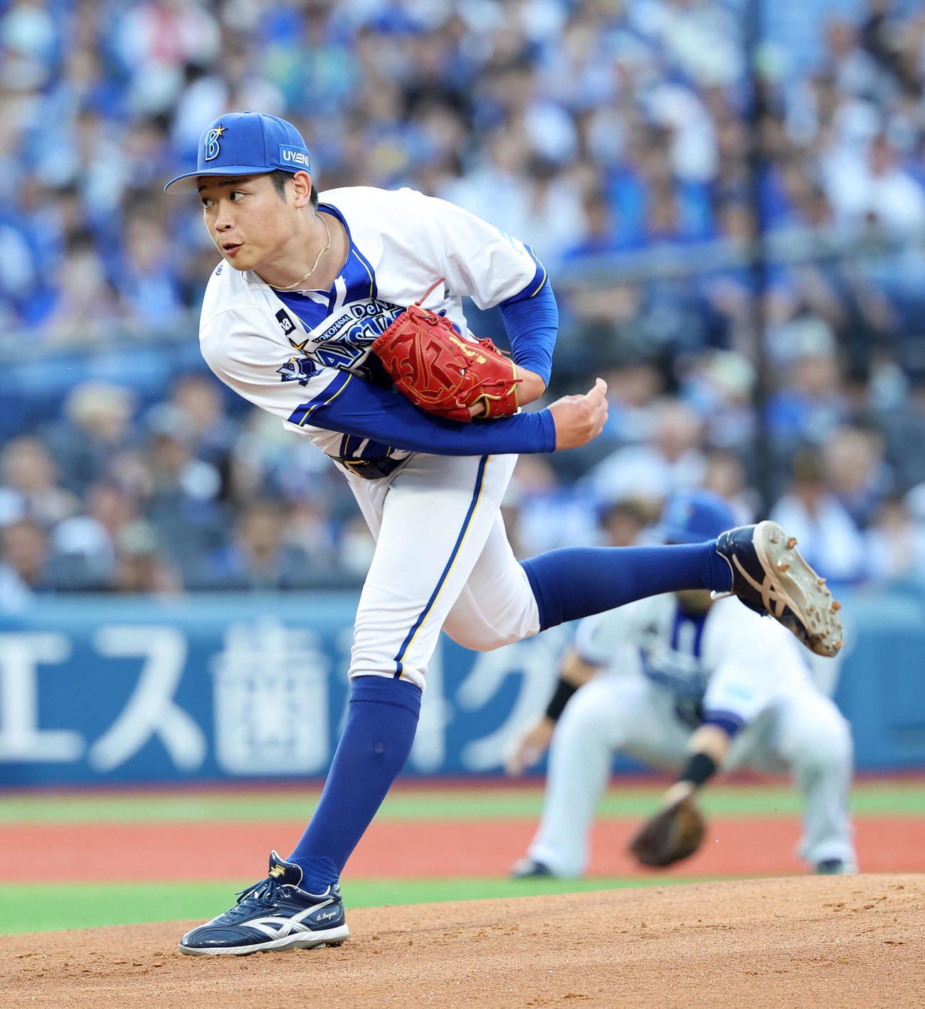 DeNA対中日　力投するDeNA先発の小園（撮影・鈴木正人）