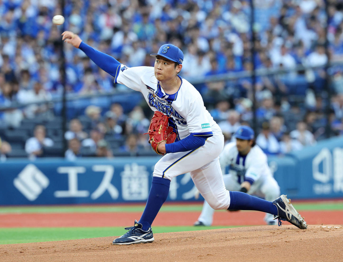 DeNA対中日　力投するDeNA先発の小園（撮影・鈴木正人）