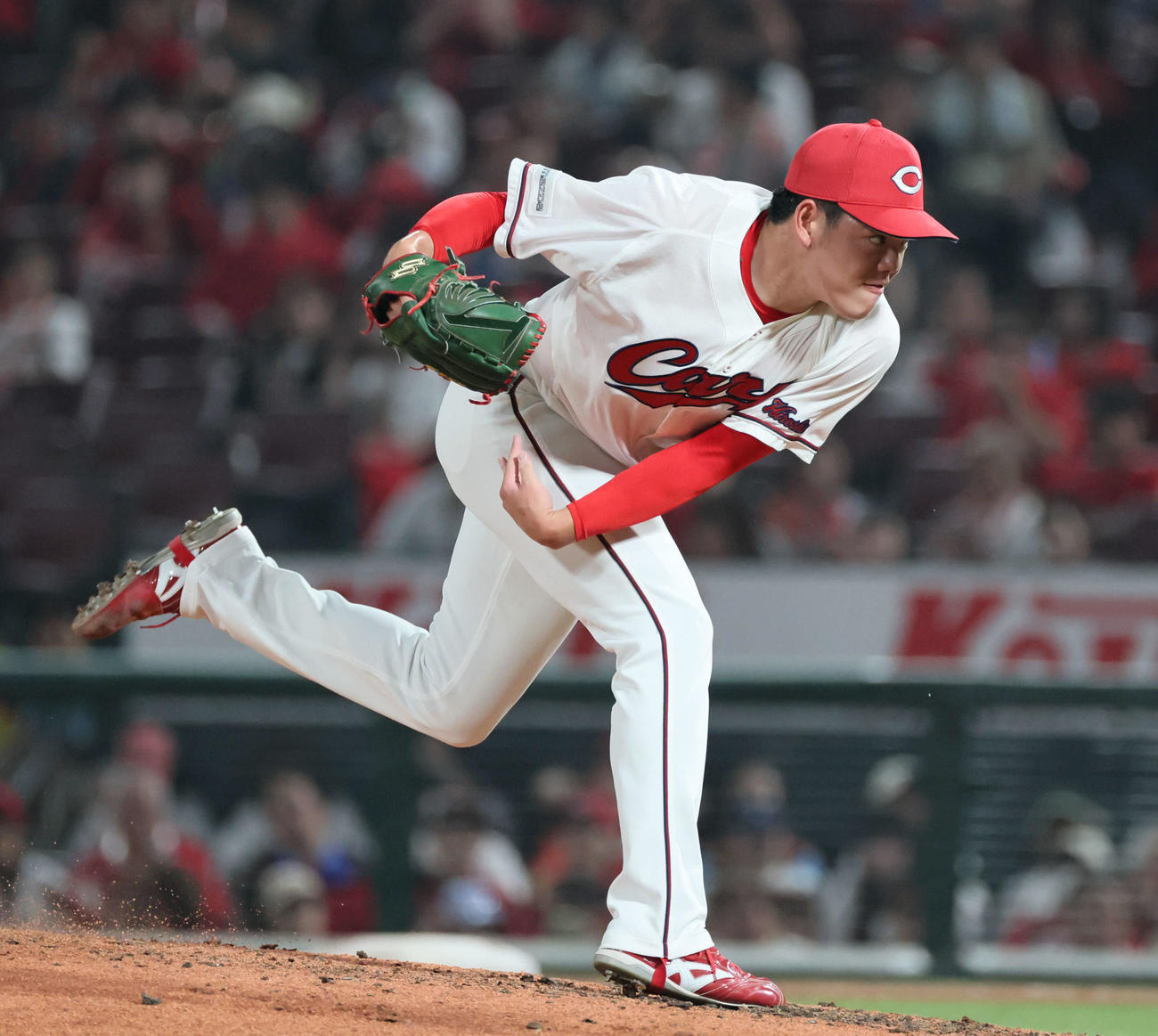 広島対ヤクルト　8回表ヤクルト、広島3番手の滝田（撮影・加藤孝規）