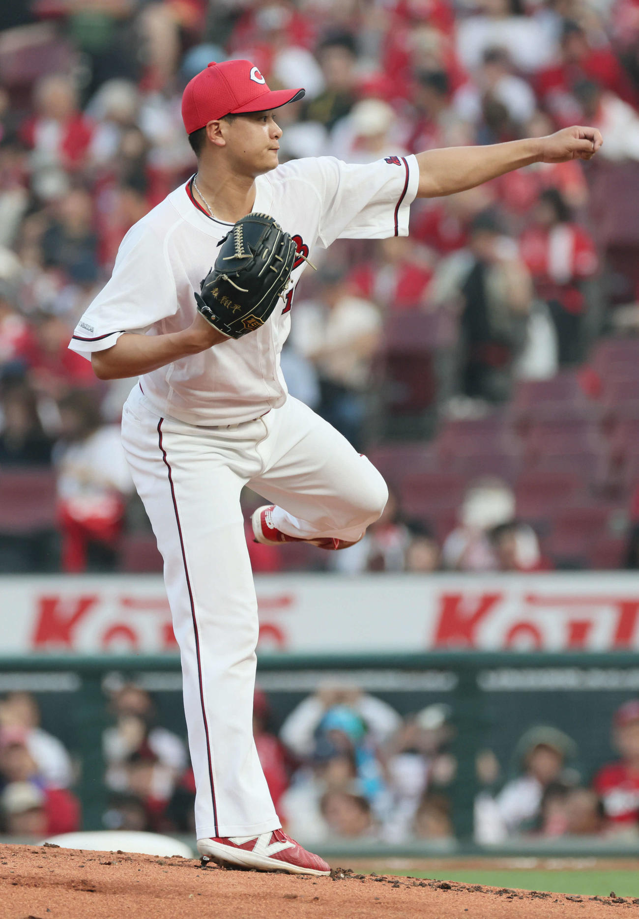 広島対ヤクルト　広島先発の森（撮影・加藤孝規）