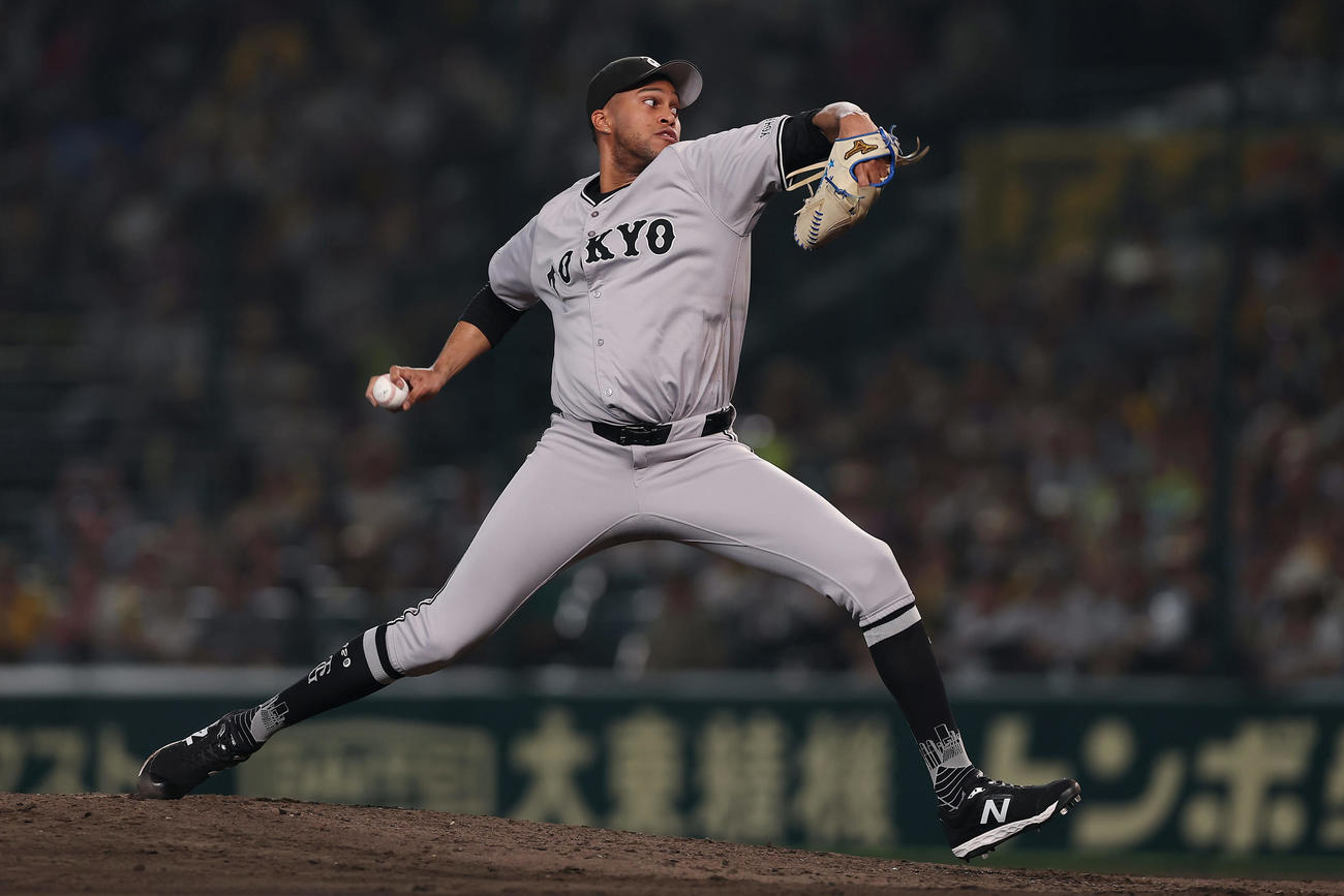 阪神対巨人　巨人5番手のマルティネス（撮影・前田充）