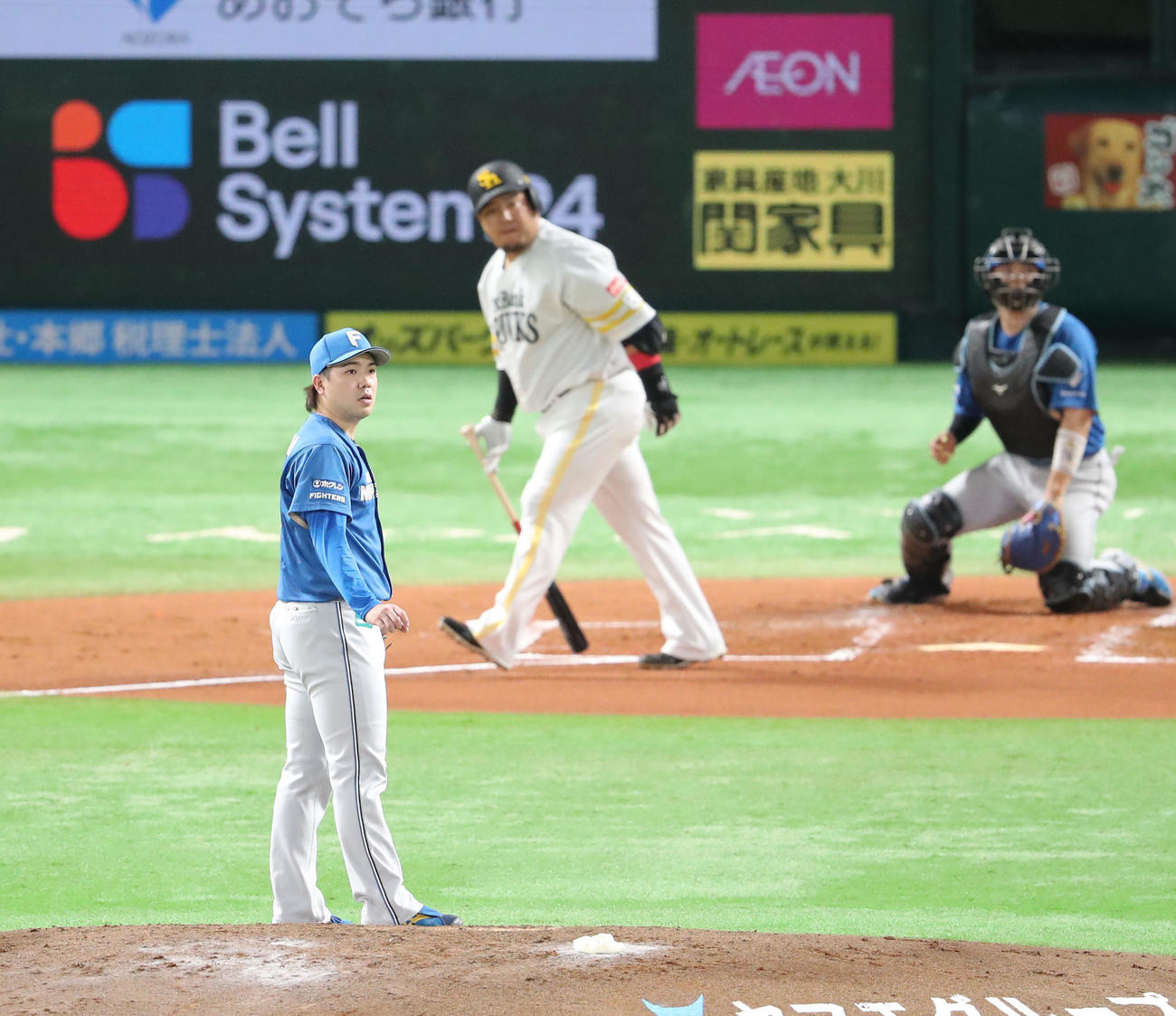 ソフトバンク対日本ハム　2回裏ソフトバンク無死、山川に先制となる左越え本塁打を浴びた金村（撮影・梅根麻紀）