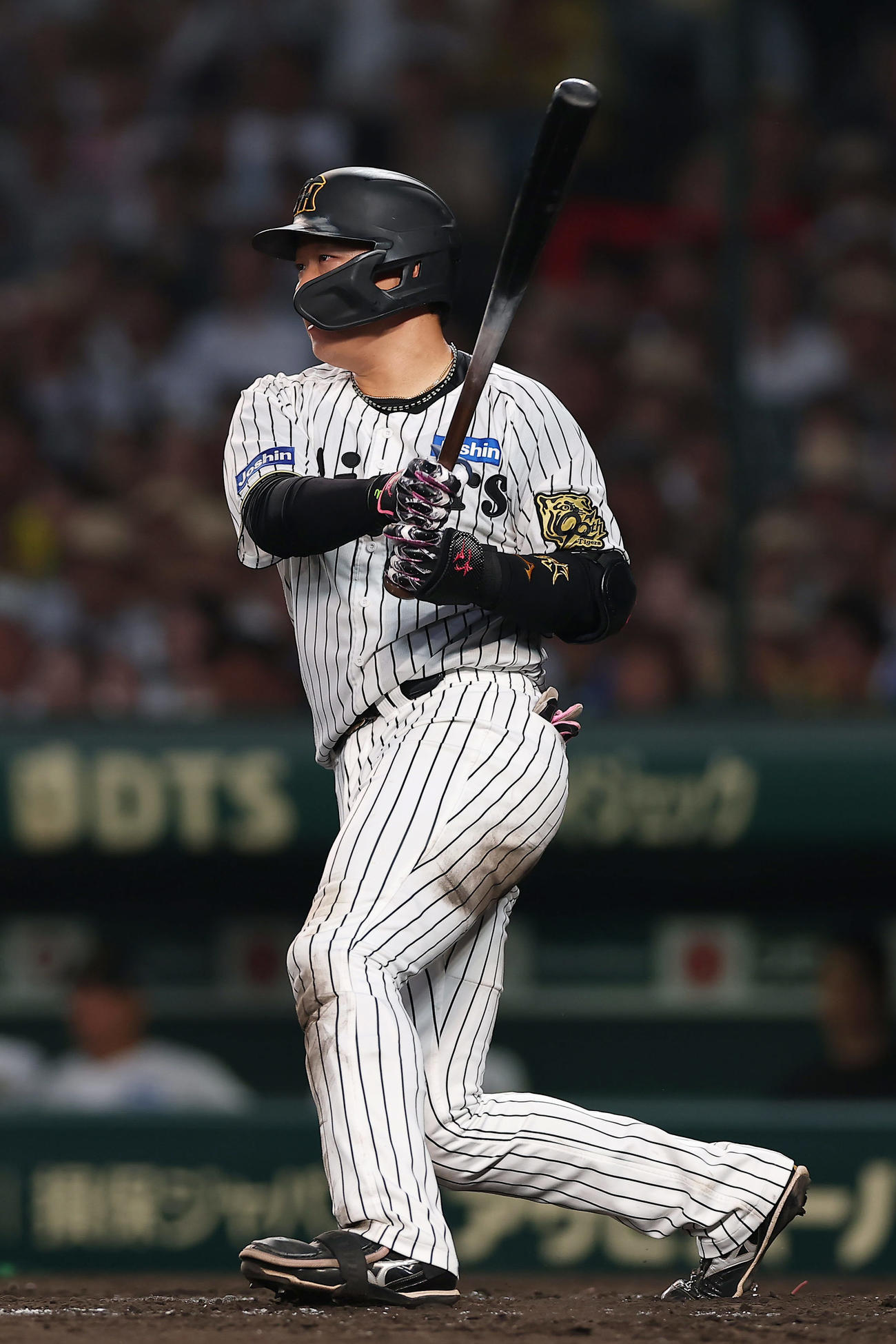 阪神対巨人　4回裏阪神1死一、三塁、左前適時打を放つ大山（撮影・前田充）