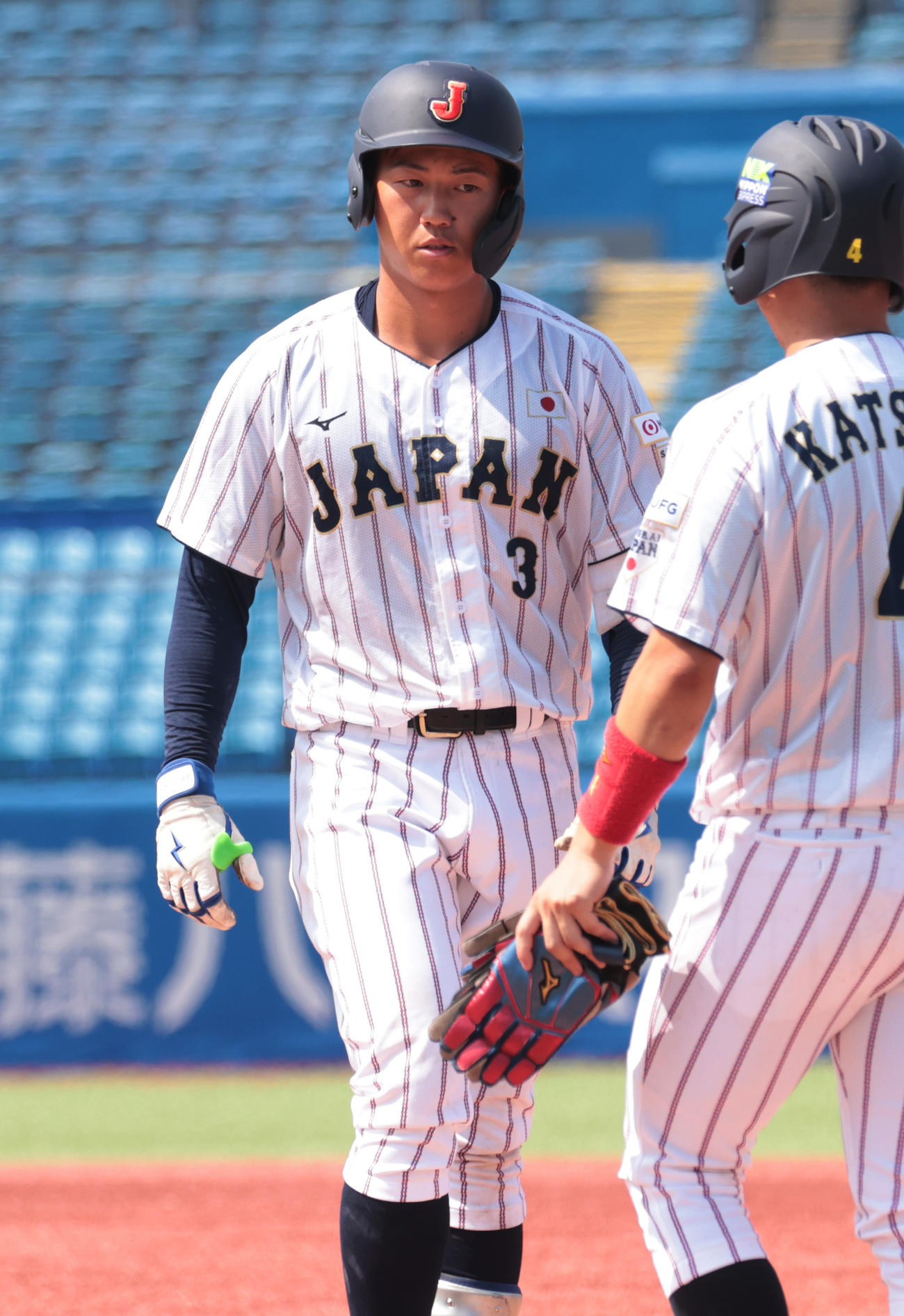 ヤクルト2軍対大学代表　6回裏大学代表1死二塁、創価大・立石は左前安打を放つ（撮影・柴田隆二）