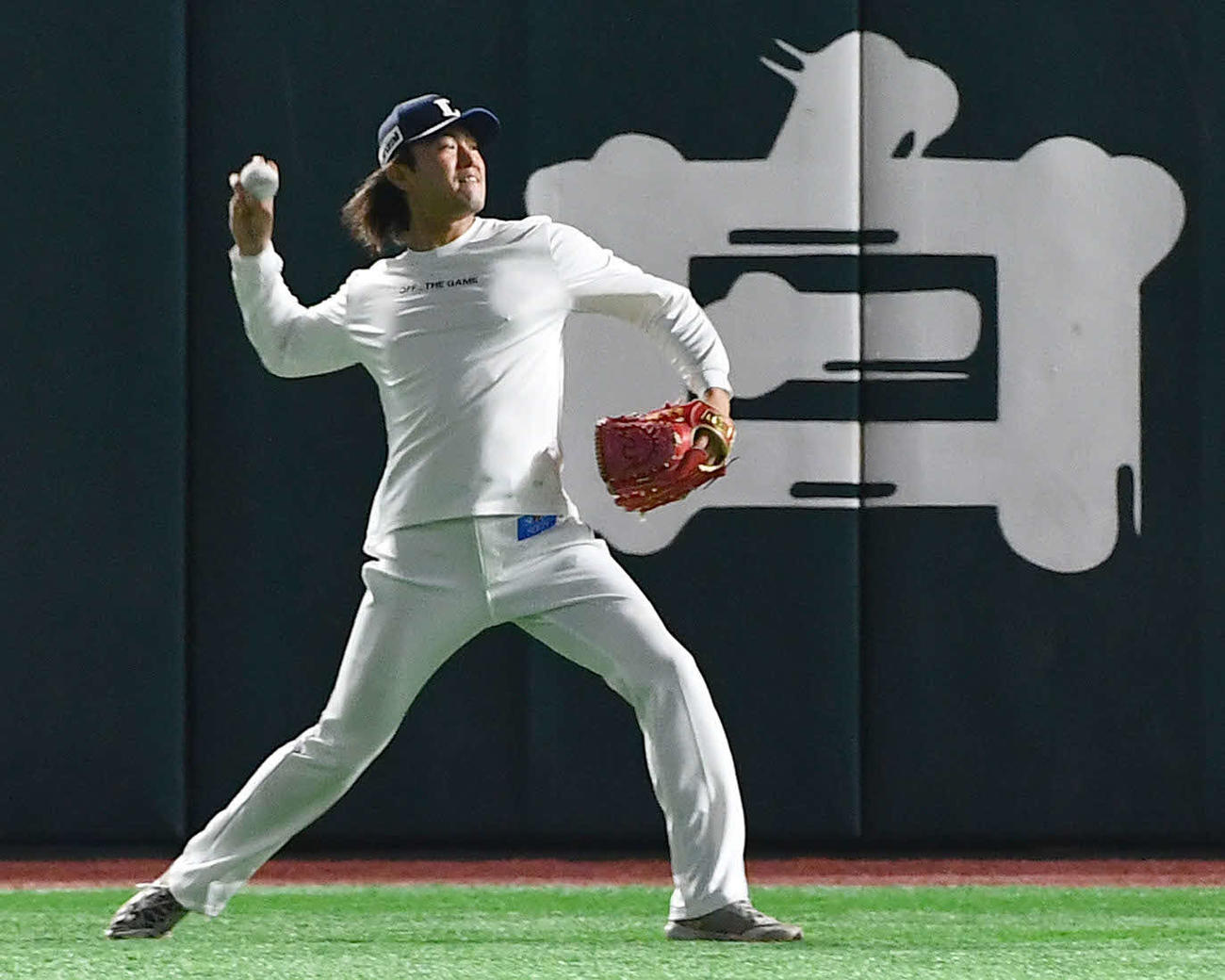 ソフトバンク対西武　キャッチボールを行う今井（撮影・岩下翔太）
