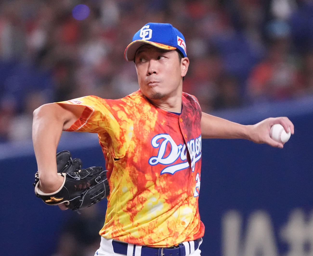 中日対ヤクルト　1回表、登板する中日先発の大野（撮影・森本幸一）