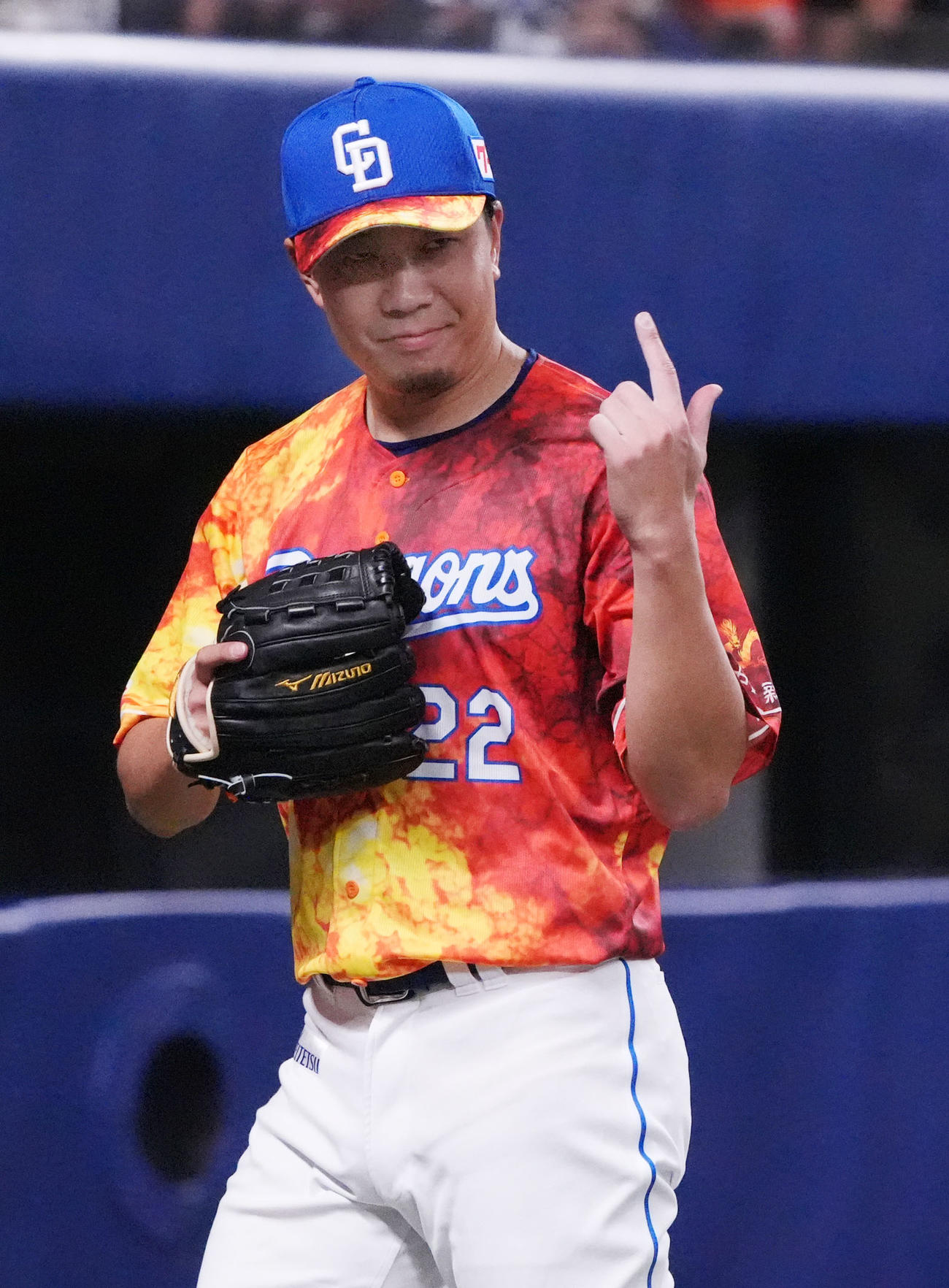 中日対ヤクルト　1回表終了ベンチへ戻る中日先発の大野（撮影・森本幸一）