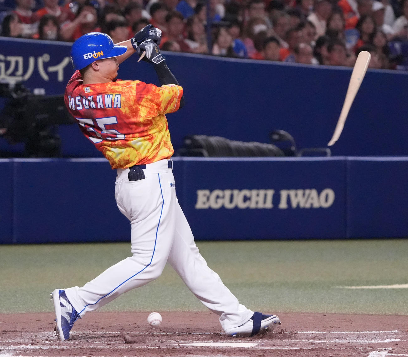 中日対ヤクルト　4回裏中日1死三塁、細川の投ゴロの間に追加点を揚げる（撮影・森本幸一）