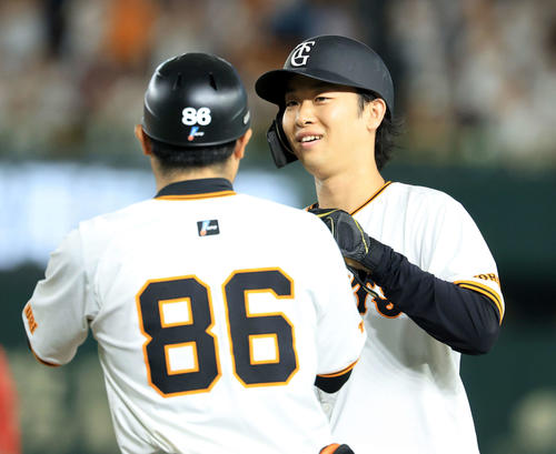 巨人】山崎伊織が8回無失点で8勝目、決勝弾キャベッジに阿部監督