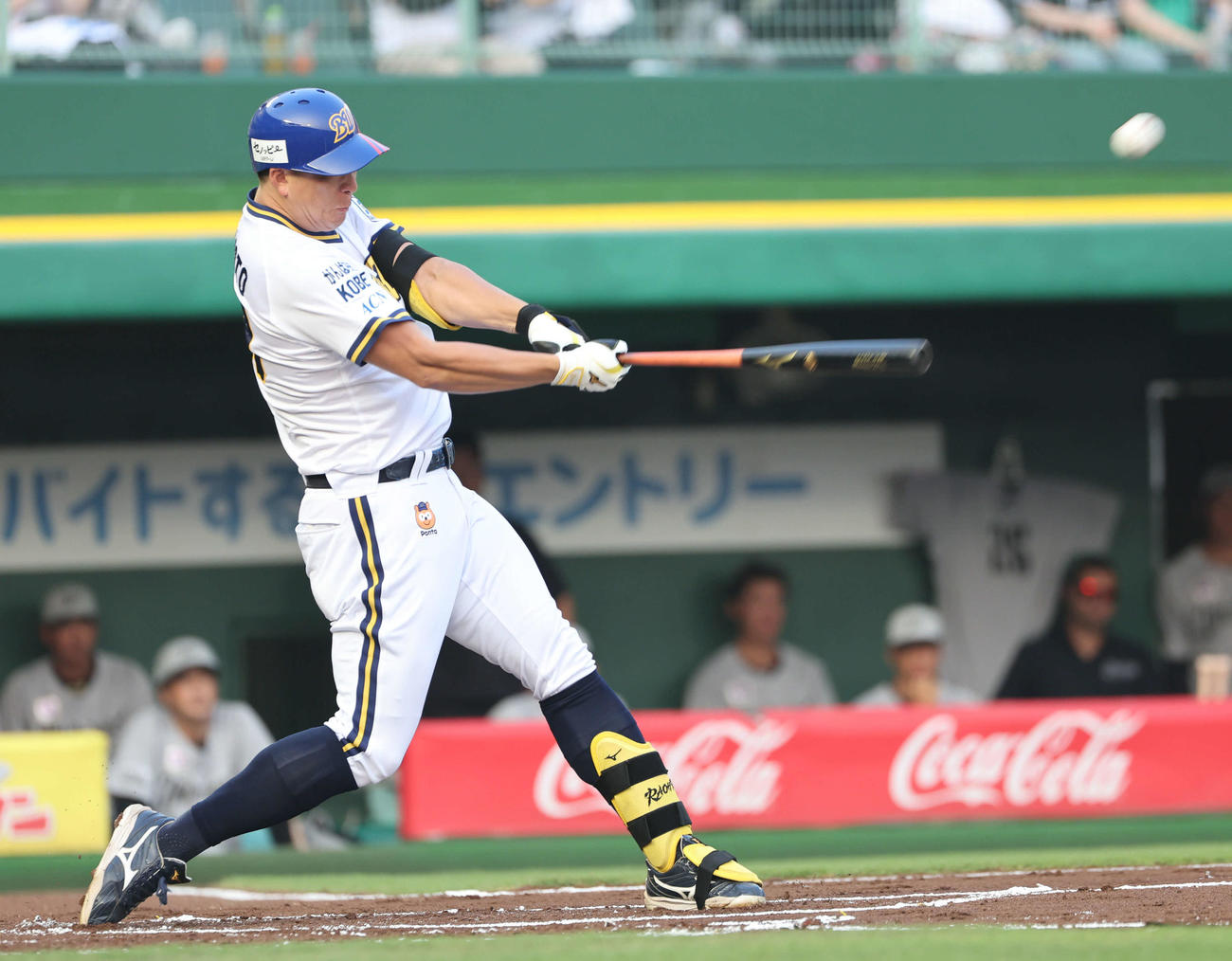 オリックス対ロッテ　1回裏オリックス1死一塁、杉本は左越えに本塁打を放つ（撮影・西尾就之）