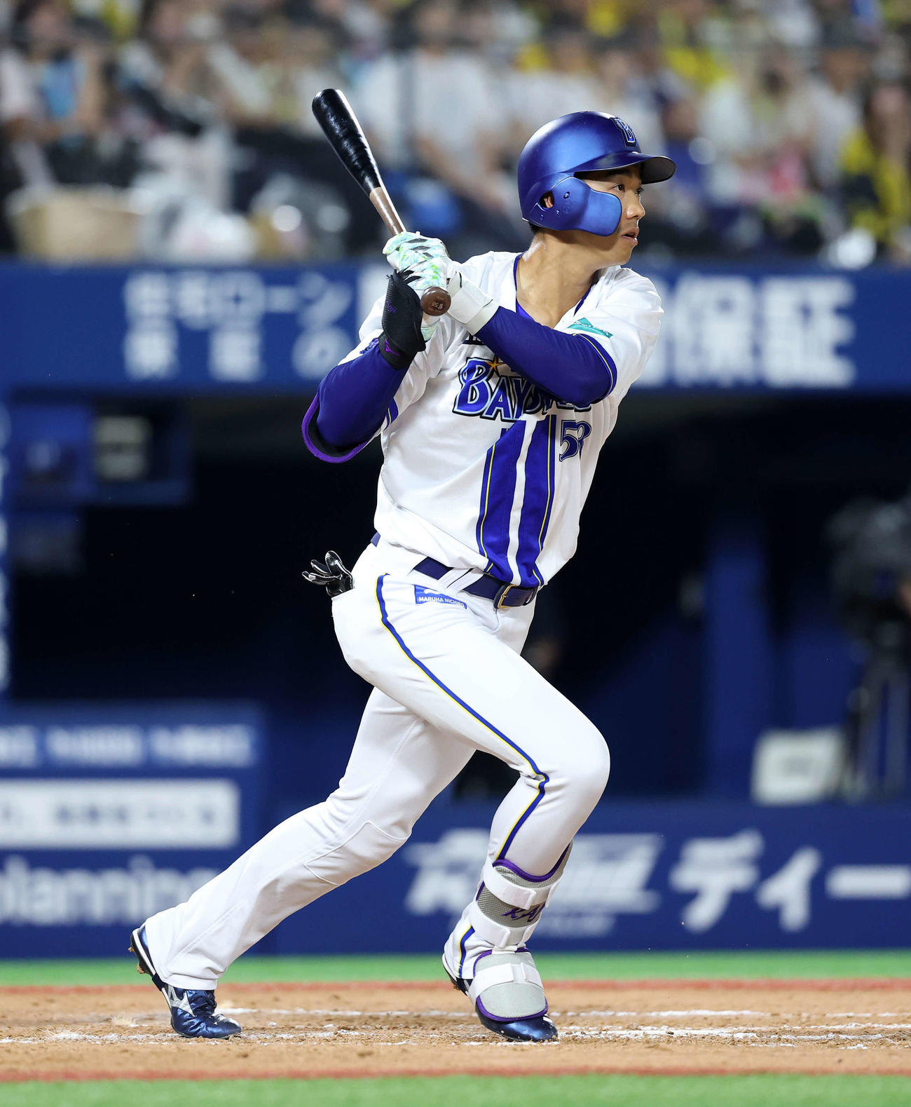 DeNA対阪神　7回裏DeNA無死二塁、梶原は右前打を放つ（撮影・鈴木正人）