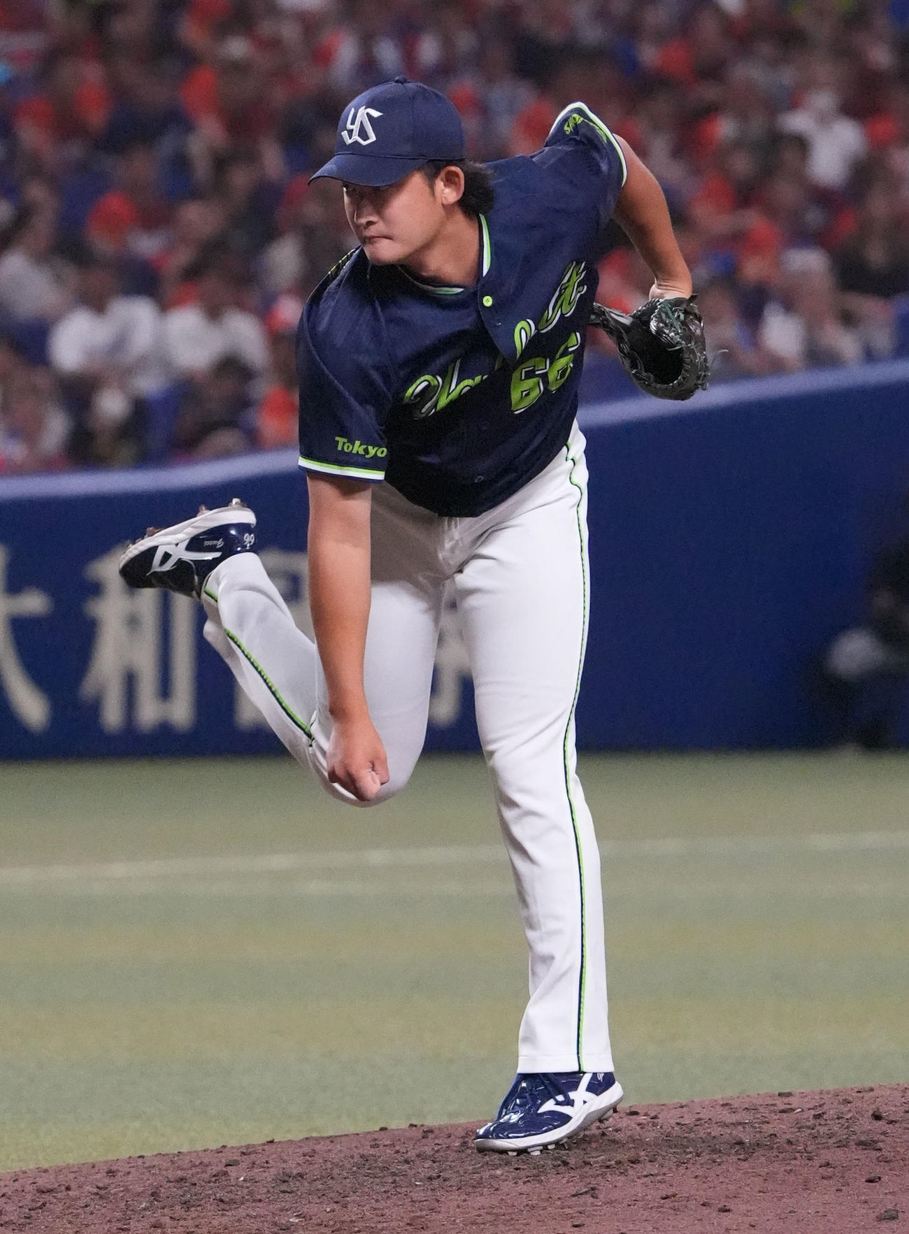中日対ヤクルト　8回裏、ヤクルト4番手で登板する阪口（撮影・森本幸一）