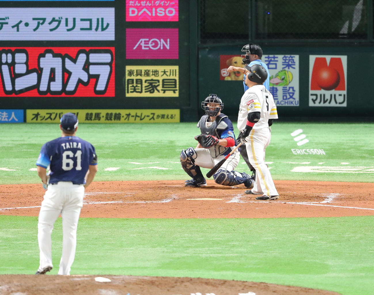ソフトバンク対西武　9回裏ソフトバンク1死二塁、山川は見逃し三振に終わる（撮影・梅根麻紀）