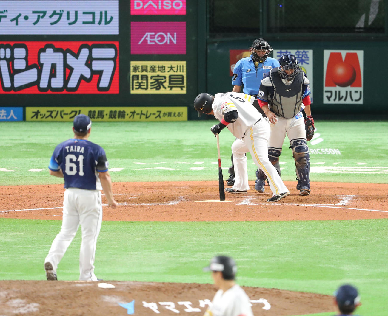 ソフトバンク対西武　9回裏ソフトバンク1死二塁、山川は見逃し三振に終わる（撮影・梅根麻紀）