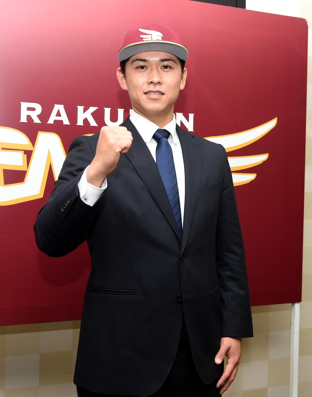 現役ドラフトで移籍し入団会見に臨んだ楽天柴田（2024年12月20日撮影）