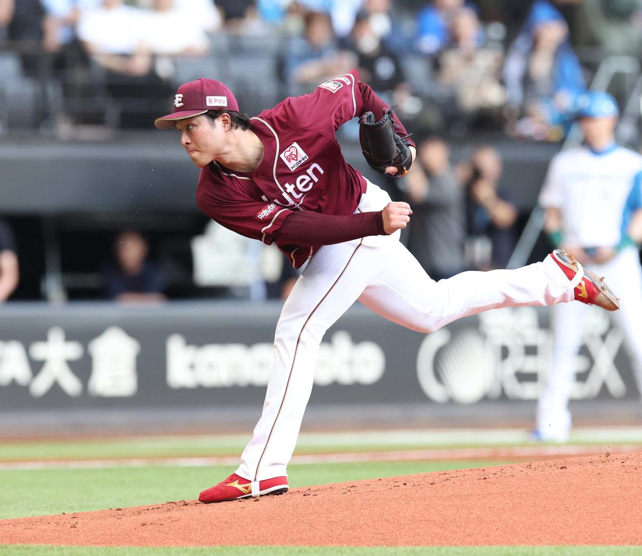 日本ハム対楽天　楽天先発の滝中（撮影・黒川智章）