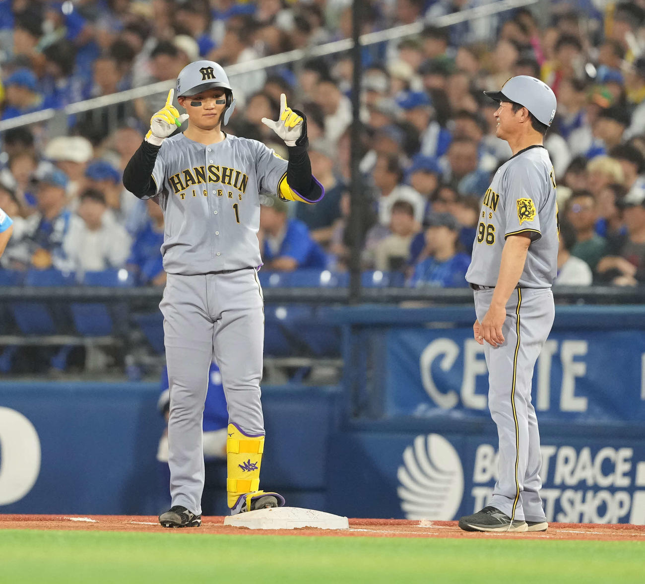 DeNA対阪神　5回表阪神1死一塁、右前打を放つ森下（撮影・井上学）