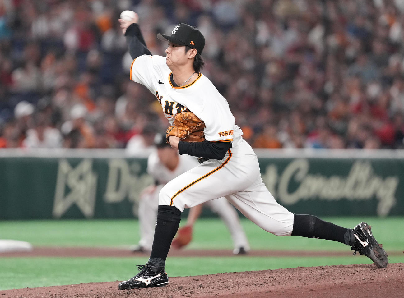 巨人対広島　8回表から2番手で登板した巨人田中瑛（撮影・鈴木みどり）