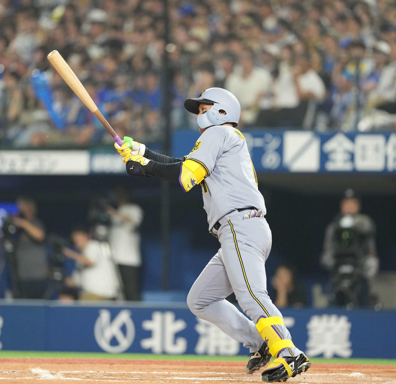 DeNA対阪神　7回に左前打を放つ森下（撮影・井上学）