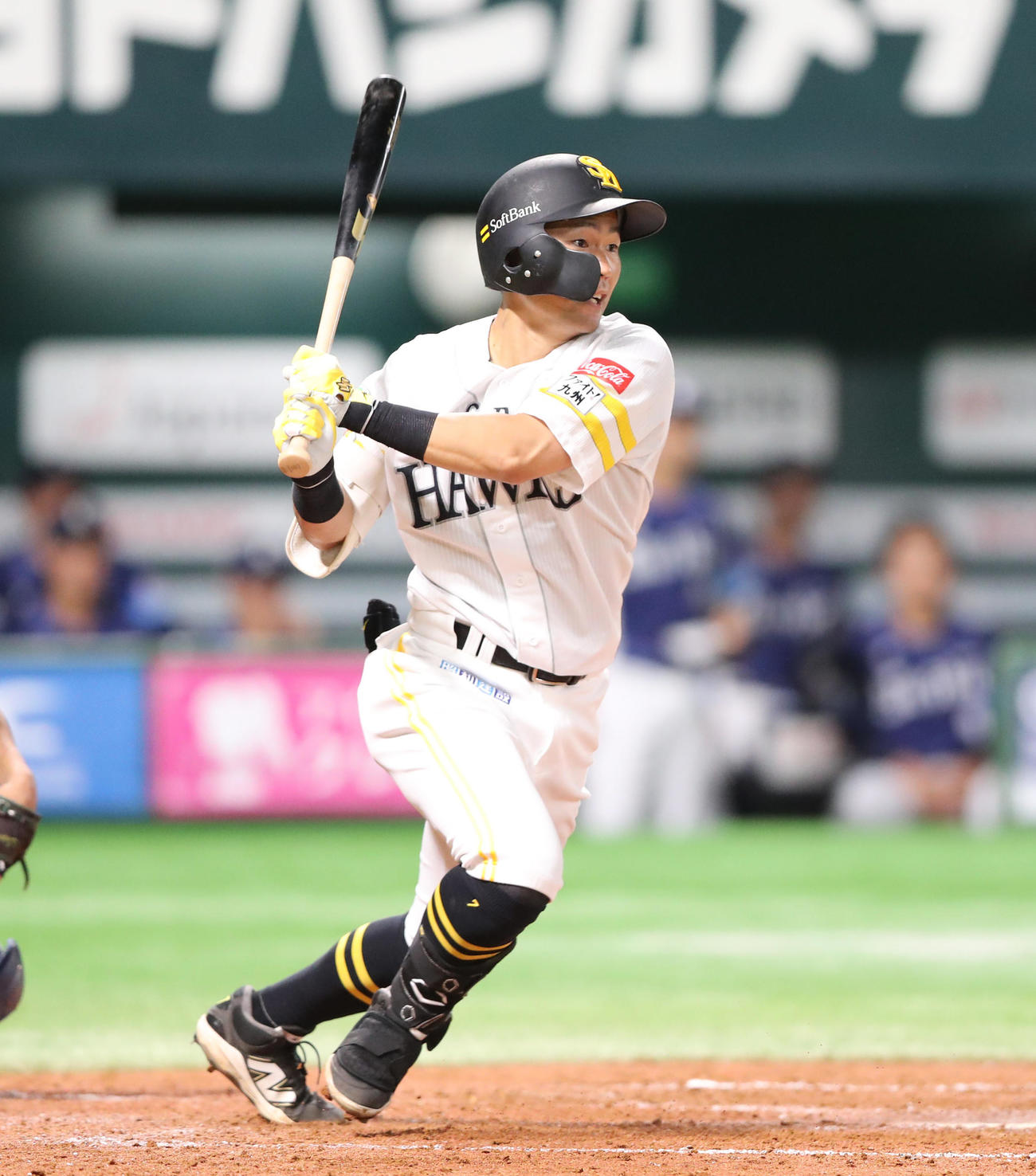 ソフトバンク対西武　3回裏ソフトバンク1死二、三塁、中村は右前に2点適時打を放つ（撮影・梅根麻紀）