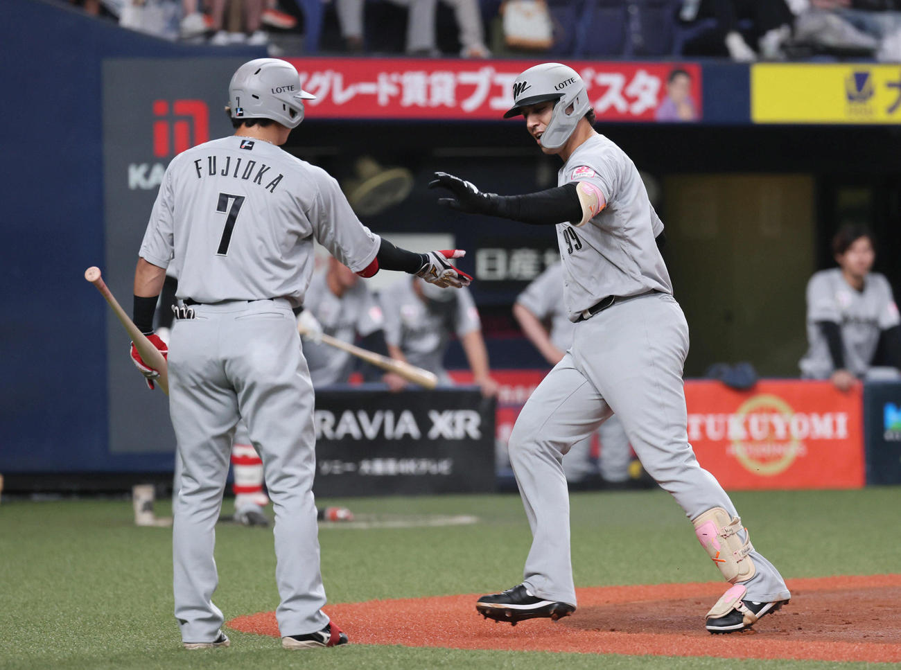 オリックス対ロッテ　2回表ロッテ無死、ソトは左越え先制本塁打を放つ（撮影・宮崎幸一)